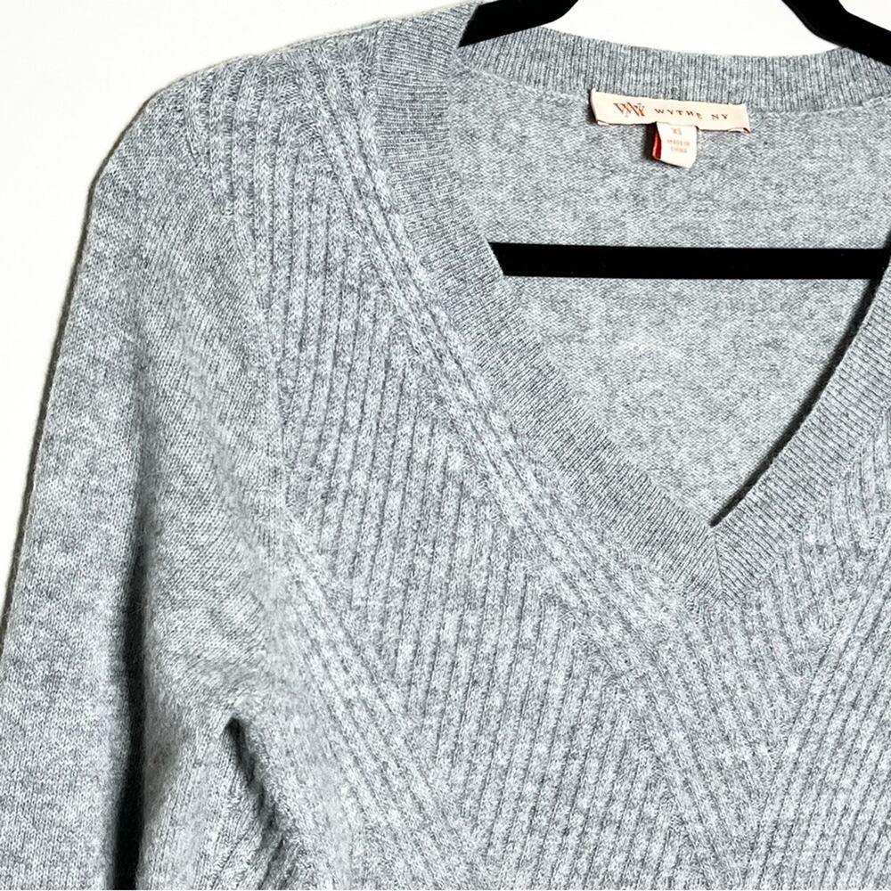 WYTHE NY 100% Cashmere Gray V-Neck Sweater Size XS Luxury Soft Knit - Picture 3 of 6